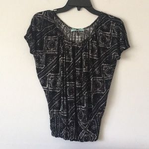 Pleione Black cream Dressy Tshirt. Size xsp